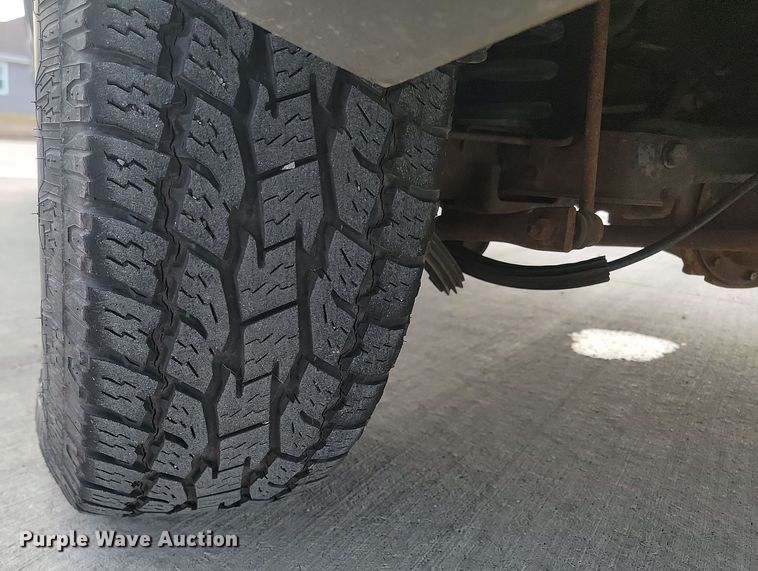 image for item KT9650 2002 Chevrolet  Avalanche Crew Cab pickup truck