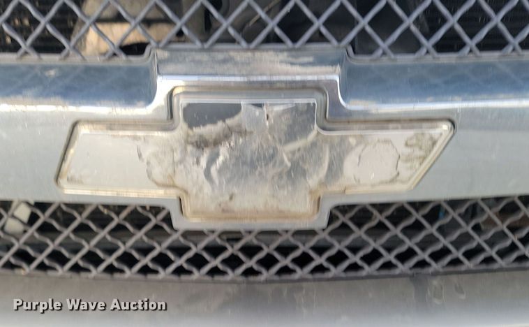 image for item KT9650 2002 Chevrolet  Avalanche Crew Cab pickup truck