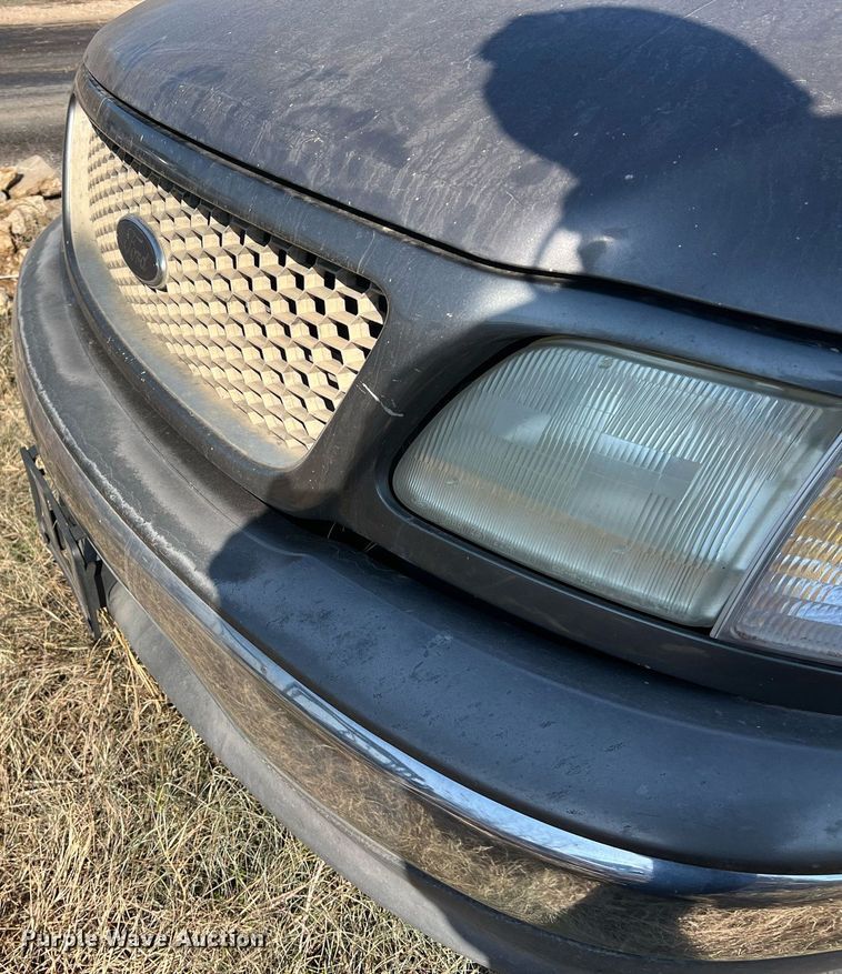 image for item KV9925 2003 Ford F150 SuperCrew pickup truck