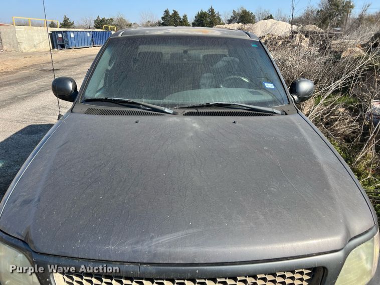 image for item KV9925 2003 Ford F150 SuperCrew pickup truck