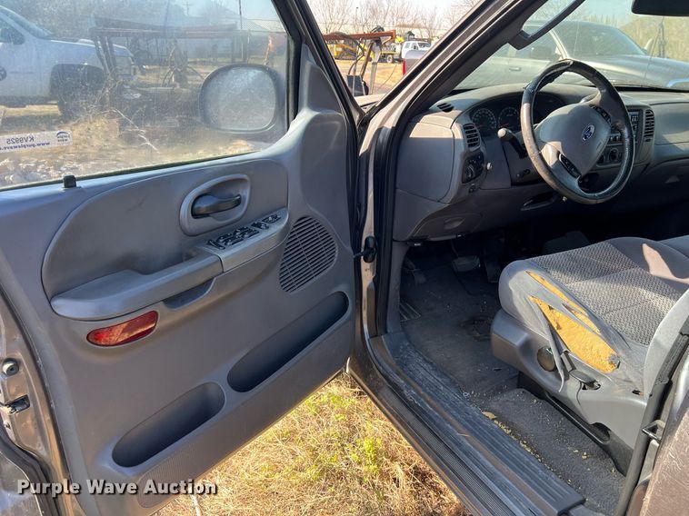 image for item KV9925 2003 Ford F150 SuperCrew pickup truck