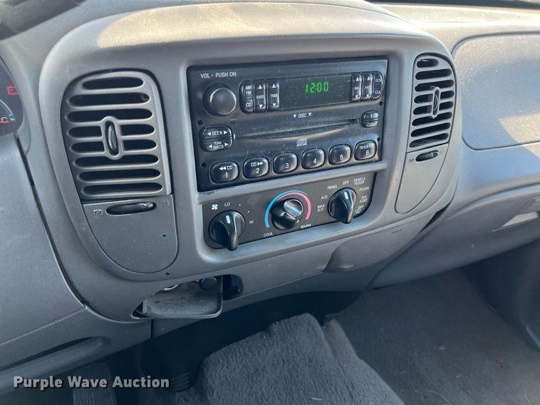 image for item KV9925 2003 Ford F150 SuperCrew pickup truck