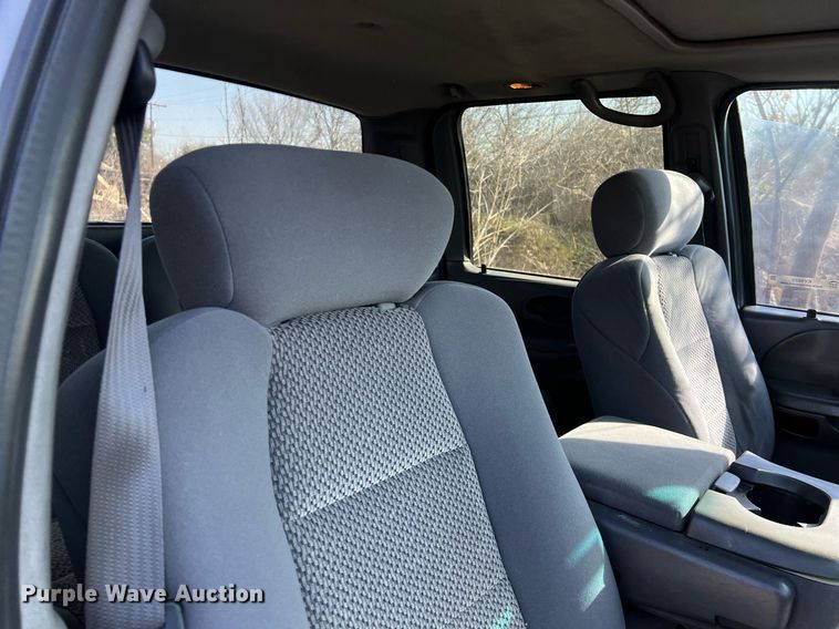 image for item KV9925 2003 Ford F150 SuperCrew pickup truck