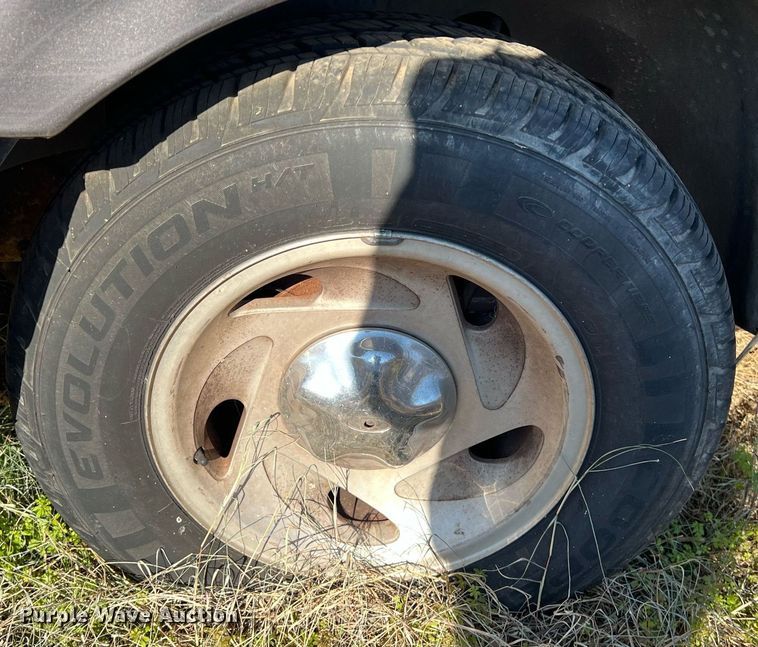 image for item KV9925 2003 Ford F150 SuperCrew pickup truck