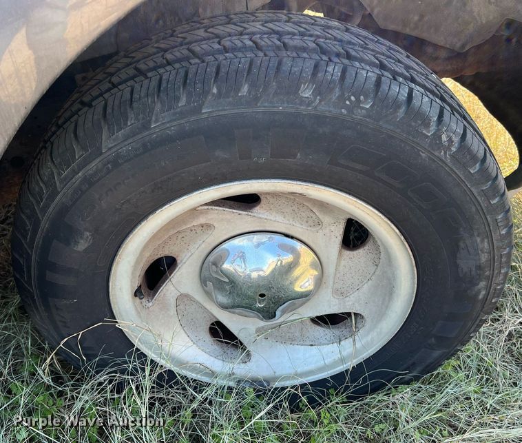 image for item KV9925 2003 Ford F150 SuperCrew pickup truck