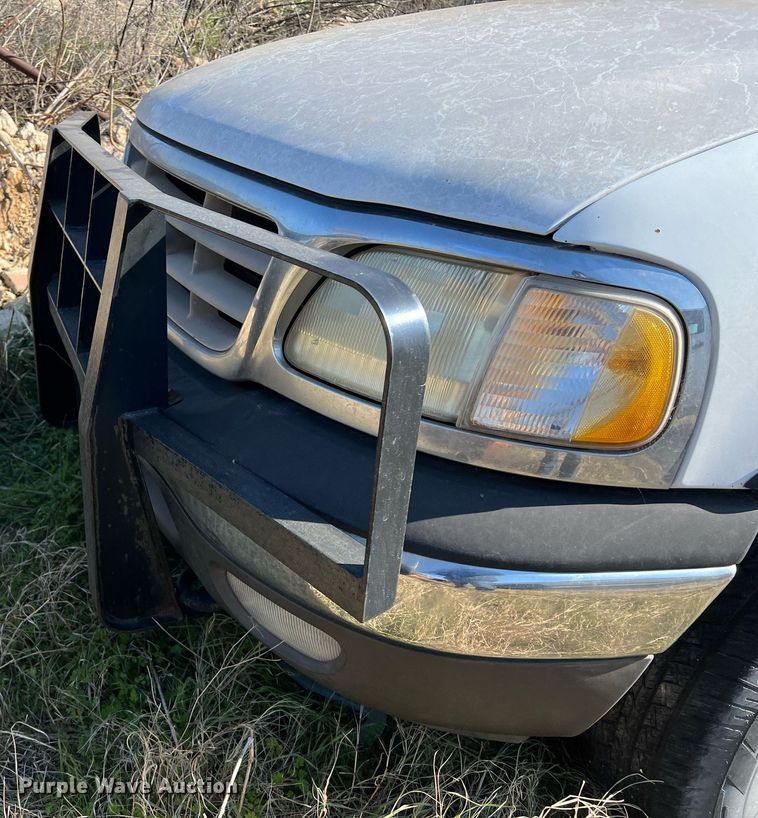 image for item KV9926 2003 Ford F150 SuperCab pickup truck