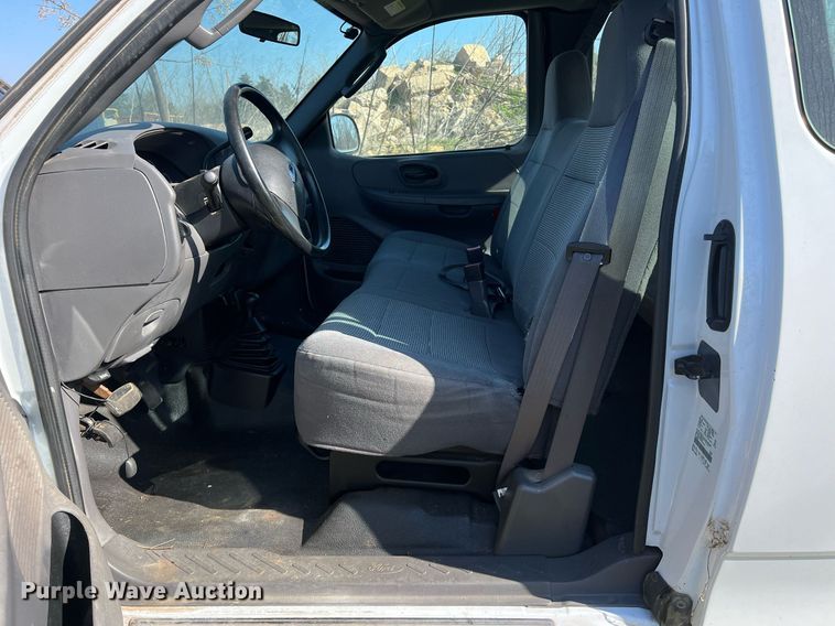 image for item KV9926 2003 Ford F150 SuperCab pickup truck