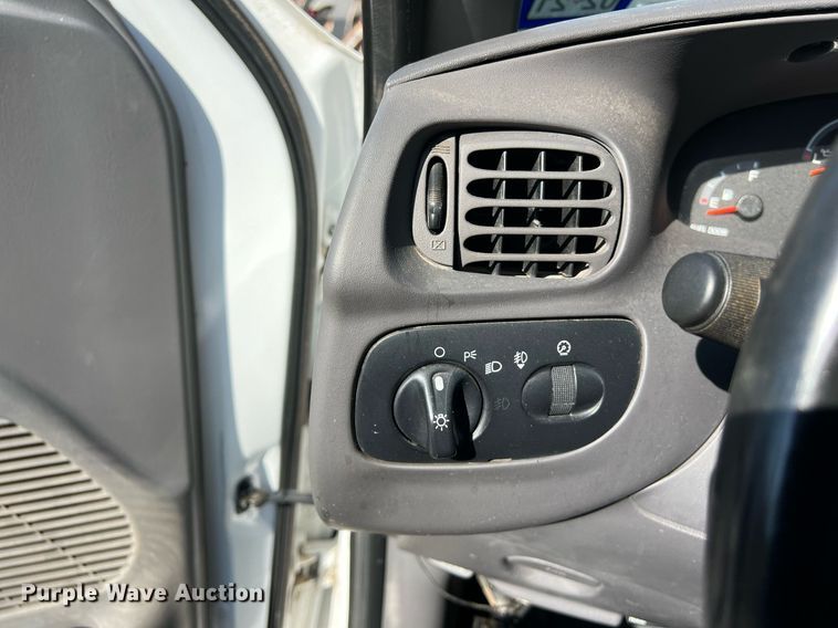 image for item KV9926 2003 Ford F150 SuperCab pickup truck