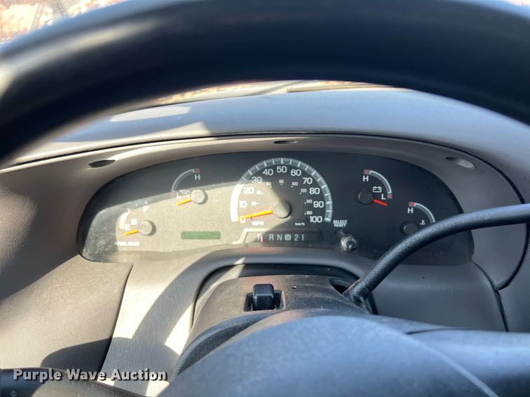 image for item KV9926 2003 Ford F150 SuperCab pickup truck