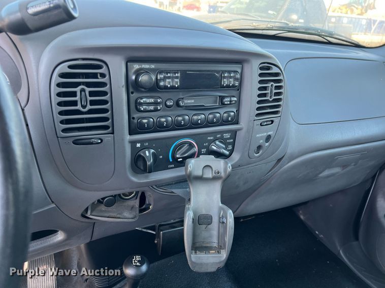 image for item KV9926 2003 Ford F150 SuperCab pickup truck