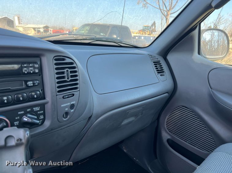 image for item KV9926 2003 Ford F150 SuperCab pickup truck