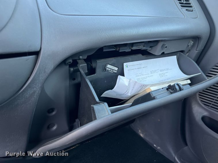 image for item KV9926 2003 Ford F150 SuperCab pickup truck