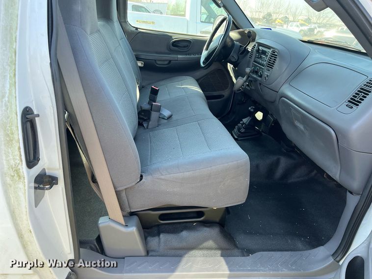 image for item KV9926 2003 Ford F150 SuperCab pickup truck