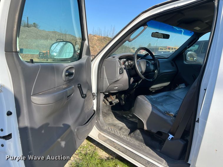 image for item KV9927 2003 Ford F150 SuperCab pickup truck