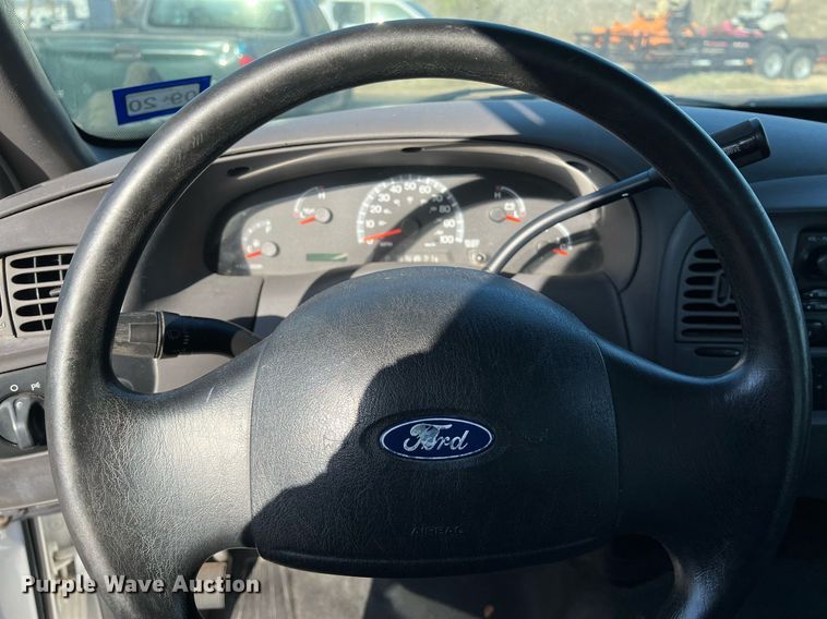 image for item KV9927 2003 Ford F150 SuperCab pickup truck