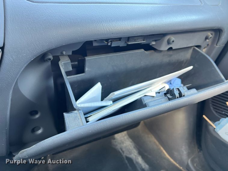 image for item KV9927 2003 Ford F150 SuperCab pickup truck