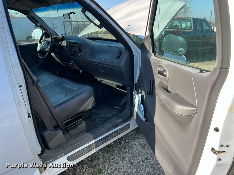 image for item KV9927 2003 Ford F150 SuperCab pickup truck