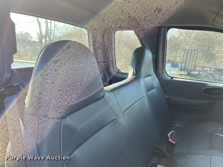 image for item KV9927 2003 Ford F150 SuperCab pickup truck