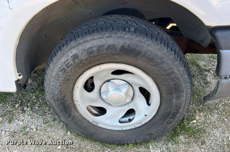 image for item KV9927 2003 Ford F150 SuperCab pickup truck