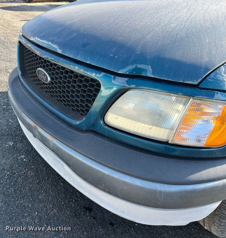 image for item KV9928 2001 Ford F150 SuperCab pickup truck