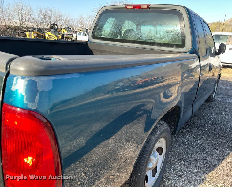 image for item KV9928 2001 Ford F150 SuperCab pickup truck
