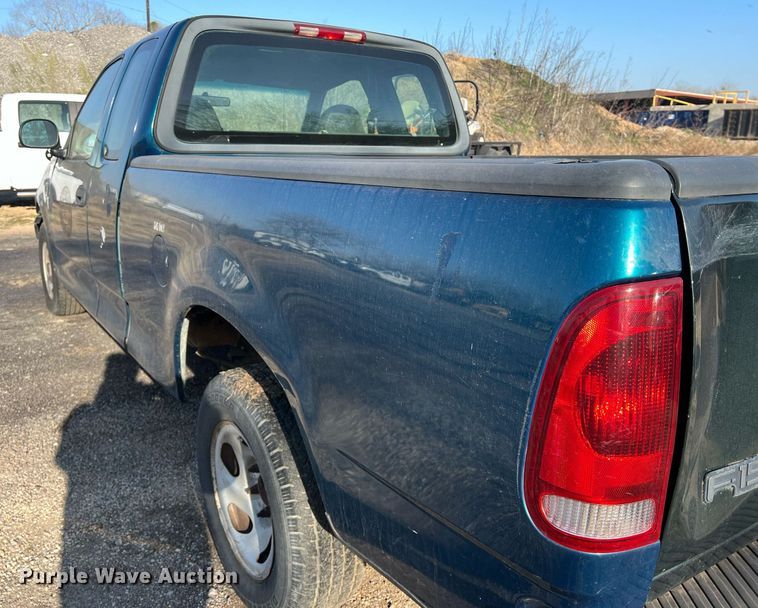 image for item KV9928 2001 Ford F150 SuperCab pickup truck