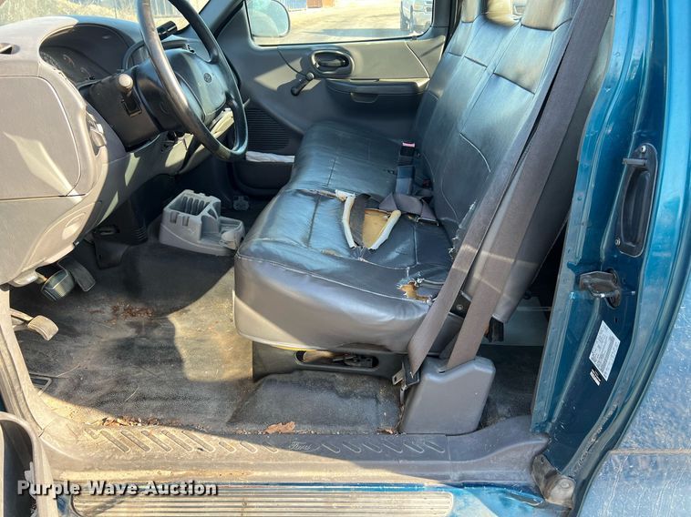 image for item KV9928 2001 Ford F150 SuperCab pickup truck