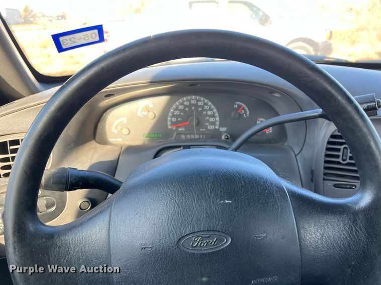 image for item KV9928 2001 Ford F150 SuperCab pickup truck