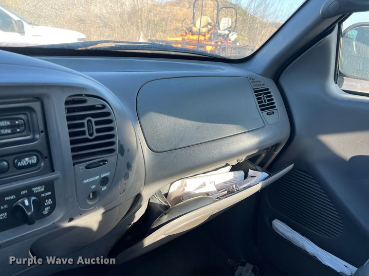 image for item KV9928 2001 Ford F150 SuperCab pickup truck