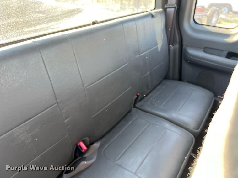 image for item KV9928 2001 Ford F150 SuperCab pickup truck