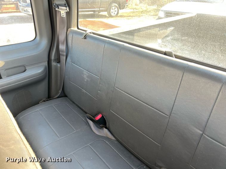 image for item KV9928 2001 Ford F150 SuperCab pickup truck