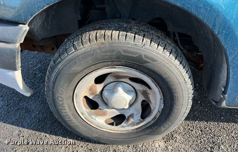 image for item KV9928 2001 Ford F150 SuperCab pickup truck