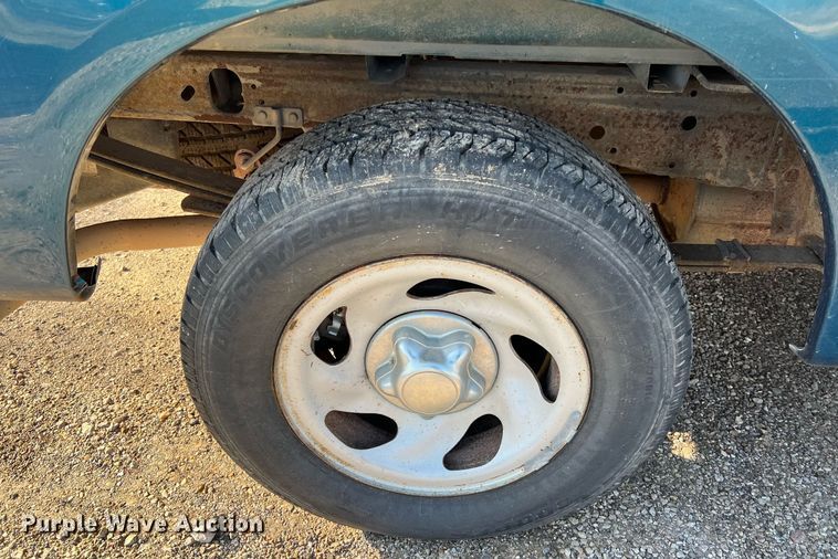 image for item KV9928 2001 Ford F150 SuperCab pickup truck