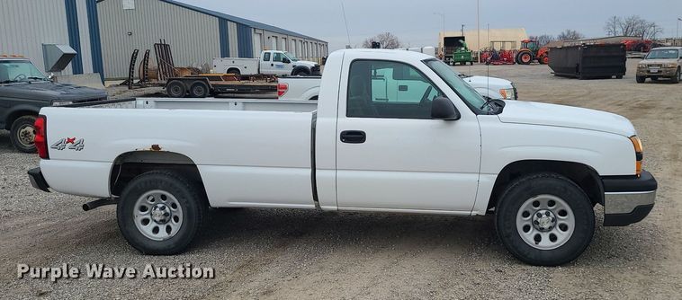 image for item LJ9467 2006 Chevrolet Silverado 1500 pickup truck