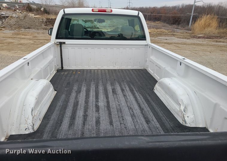 image for item LJ9467 2006 Chevrolet Silverado 1500 pickup truck