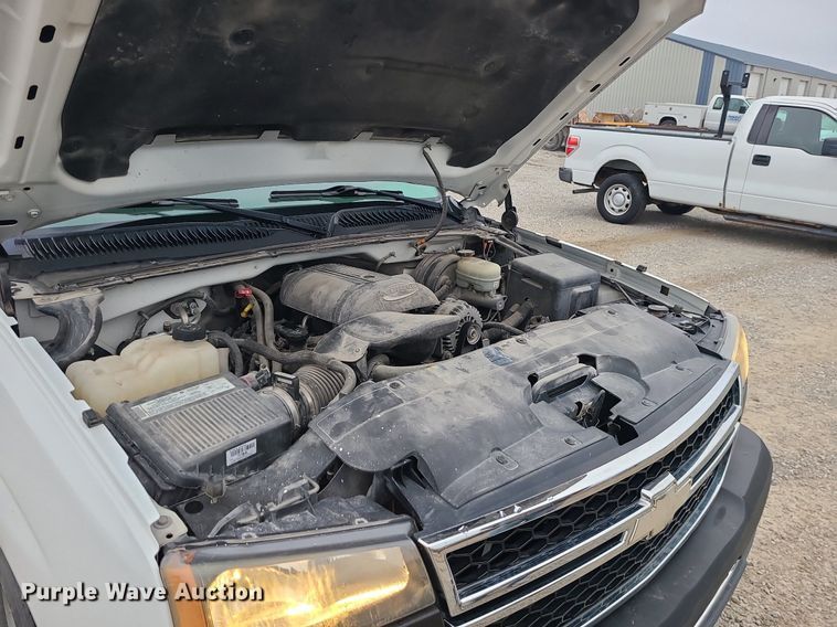 image for item LJ9467 2006 Chevrolet Silverado 1500 pickup truck