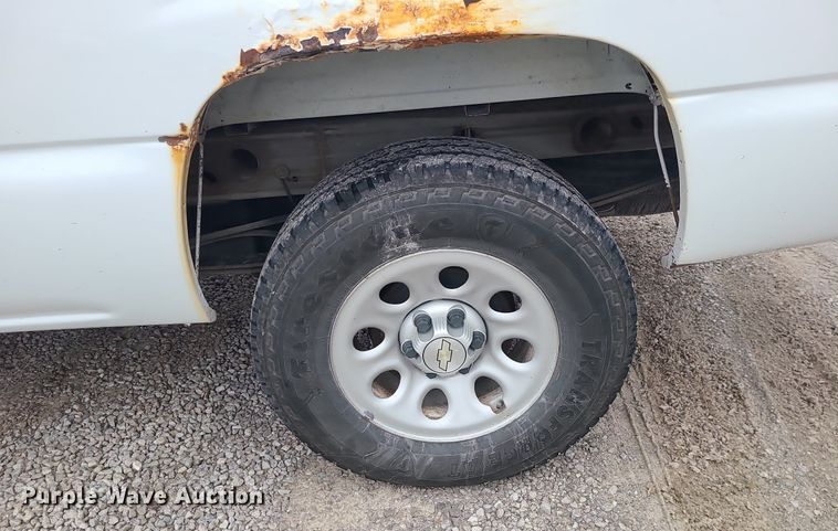 image for item LJ9467 2006 Chevrolet Silverado 1500 pickup truck