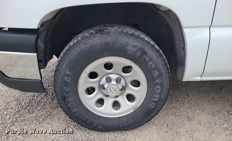 image for item LJ9467 2006 Chevrolet Silverado 1500 pickup truck