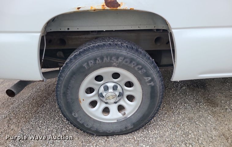 image for item LJ9467 2006 Chevrolet Silverado 1500 pickup truck