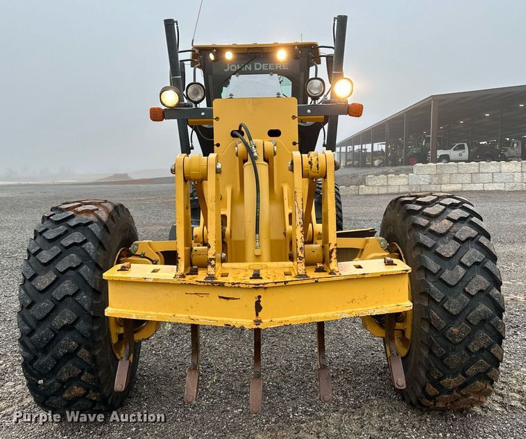 image for item LK9738 2013 John Deere  772G motor grader