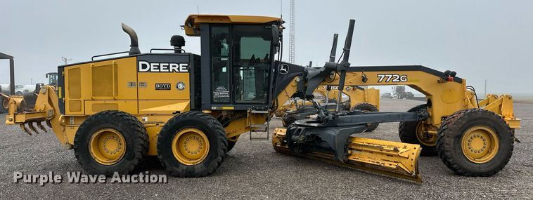 image for item LK9738 2013 John Deere  772G motor grader