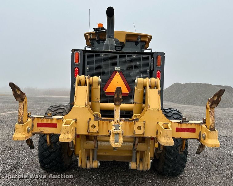 image for item LK9738 2013 John Deere  772G motor grader