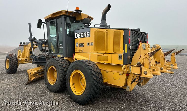 image for item LK9738 2013 John Deere  772G motor grader