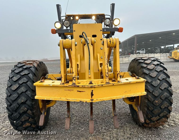 image for item LK9738 2013 John Deere  772G motor grader