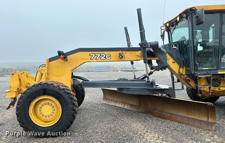 image for item LK9738 2013 John Deere  772G motor grader