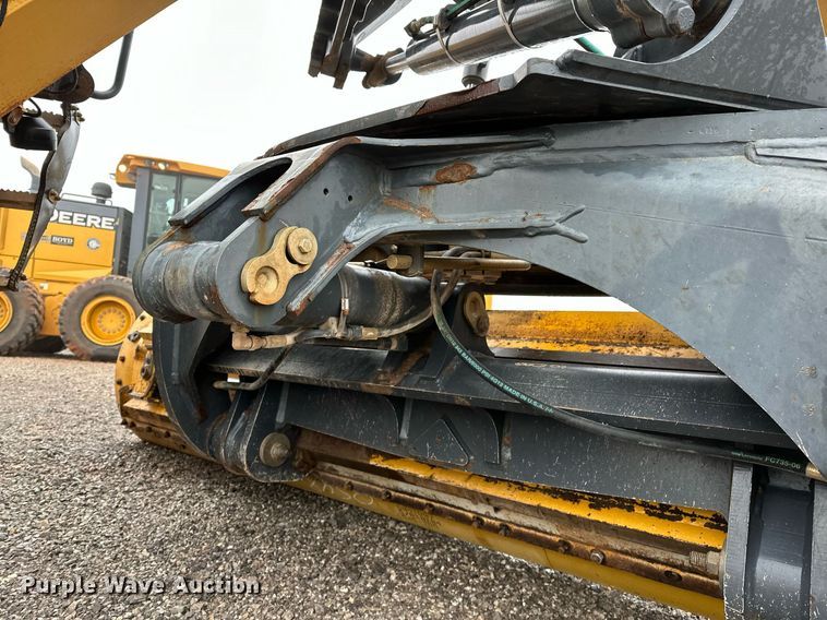 image for item LK9738 2013 John Deere  772G motor grader