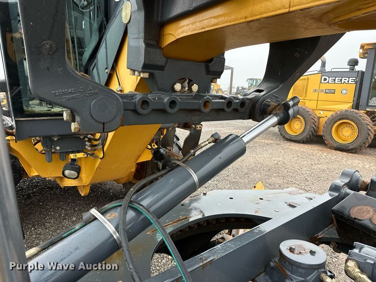 image for item LK9738 2013 John Deere  772G motor grader