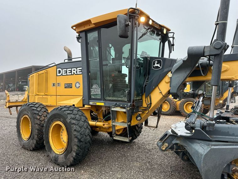 image for item LK9738 2013 John Deere  772G motor grader