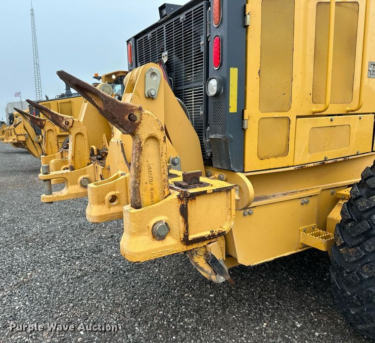 image for item LK9738 2013 John Deere  772G motor grader