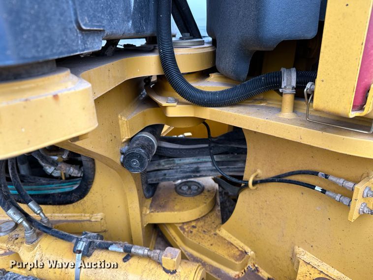 image for item LK9738 2013 John Deere  772G motor grader